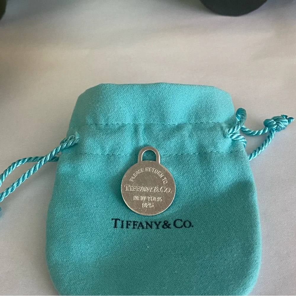 Tiffany & Co. RTT Round Tag